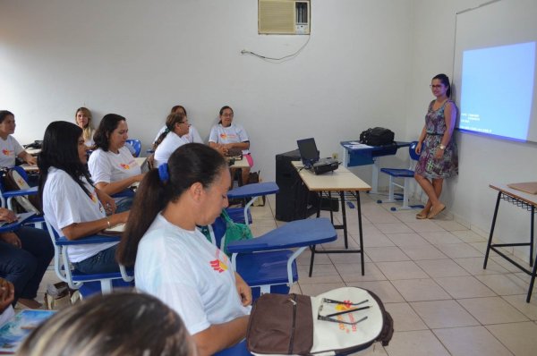Técnicos de enfermagem e Agentes de Saúde de Santa Luzia Recebe Curso de aperfeiçoamento do CETAS.