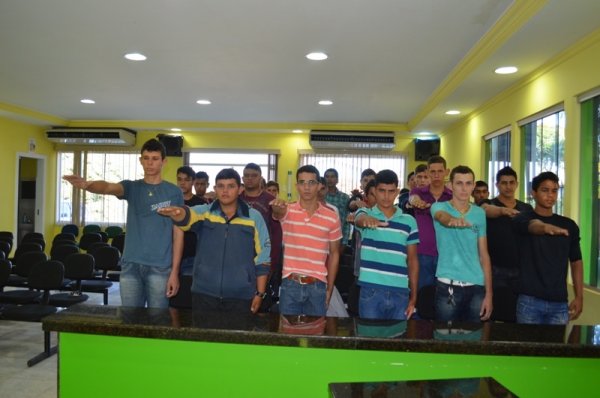 Mais de 40 jovens fizeram Juramento à Bandeira em Santa Luzia